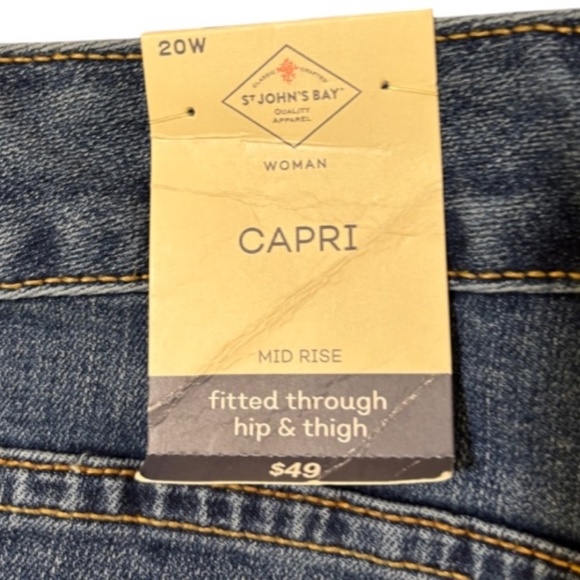 St. John’s Bay Plus Size Midrise Capri 5 Poxket Denim Stretch 20W NWT - Picture 3 of 4